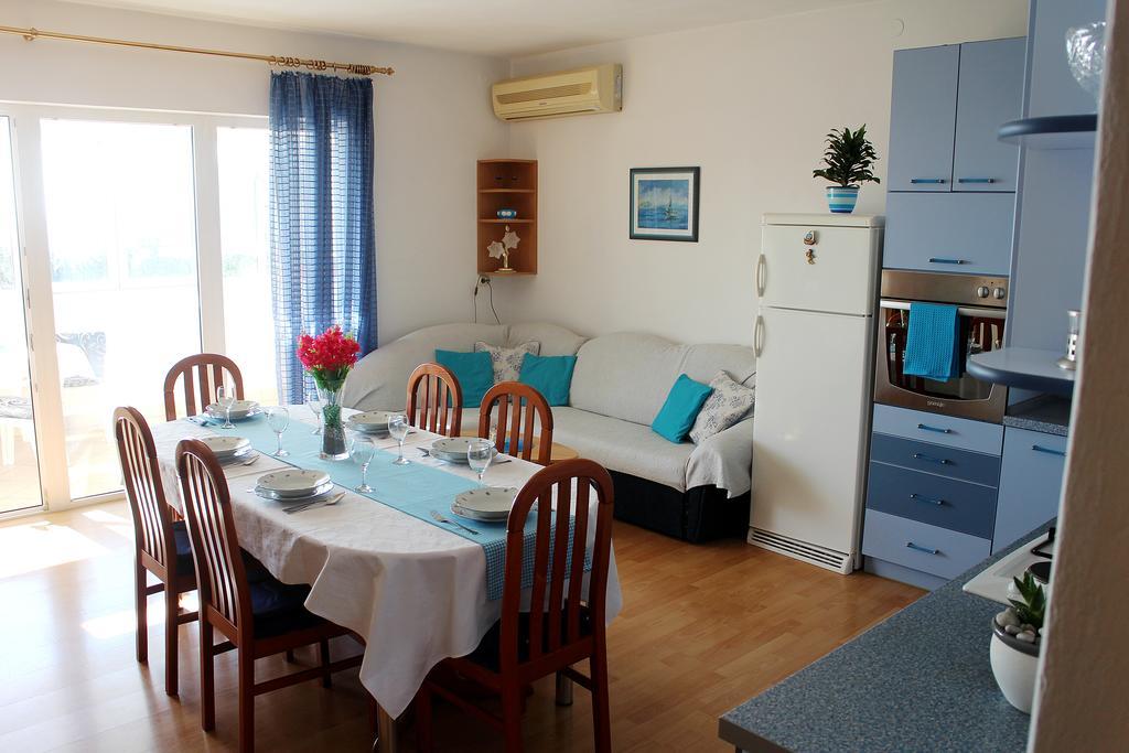 Apartment Teraferma Комижа Екстер'єр фото