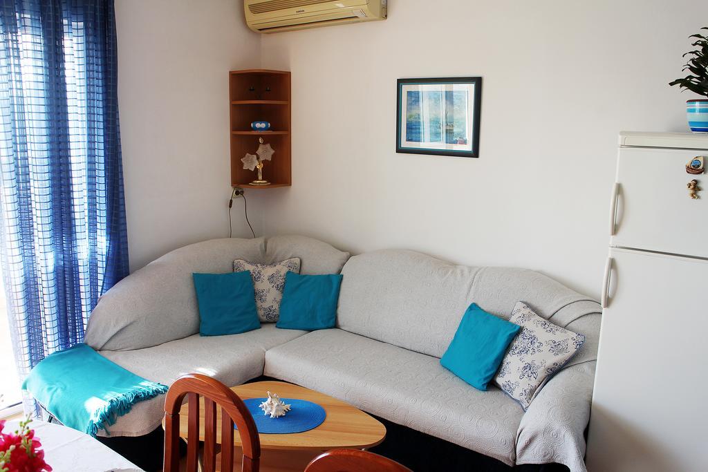 Apartment Teraferma Комижа Екстер'єр фото